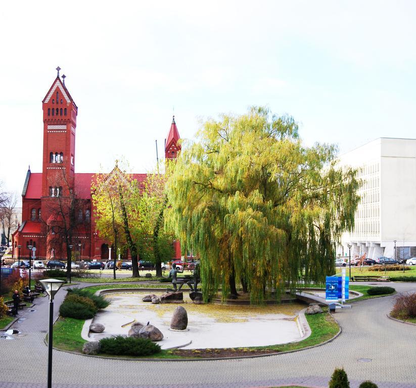 Hotel Minsk Exterior photo