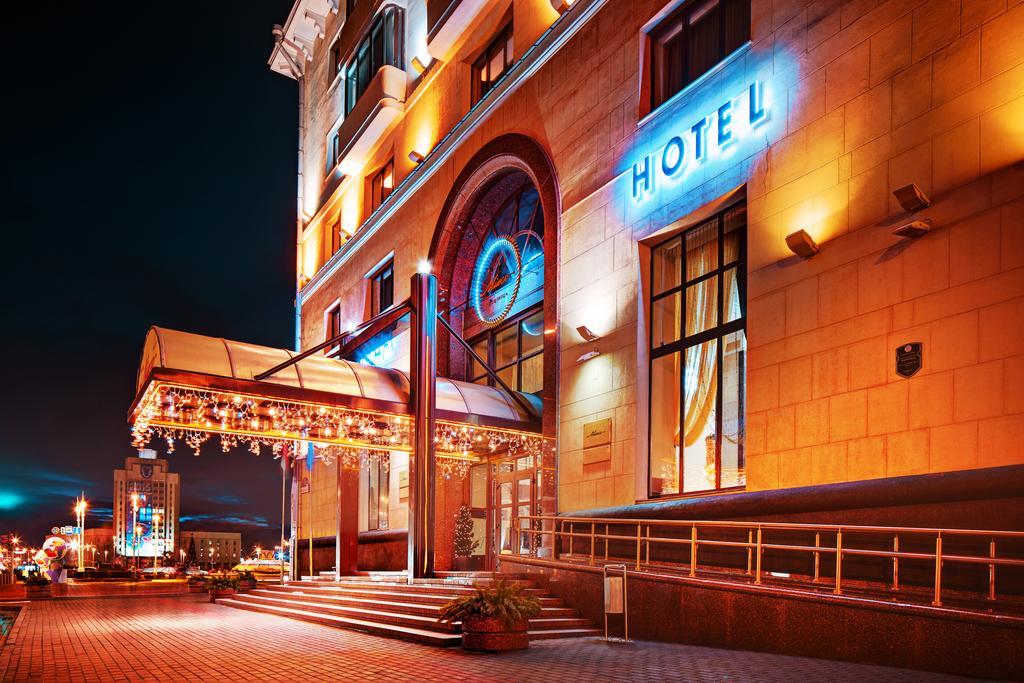 Hotel Minsk Exterior photo